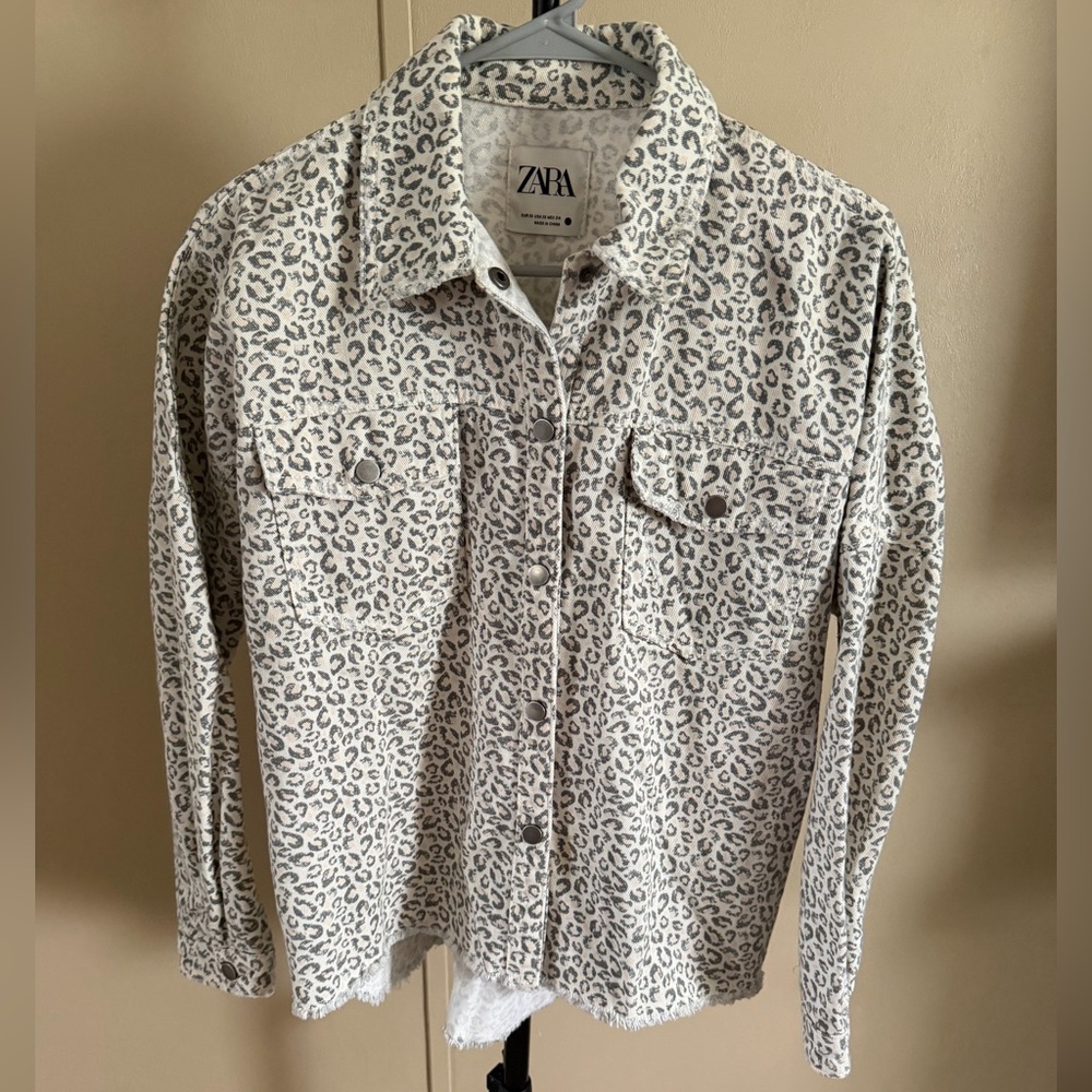 ZARA Oversized Distressed Leopard Button-Front Lightweight Jacket Size XS